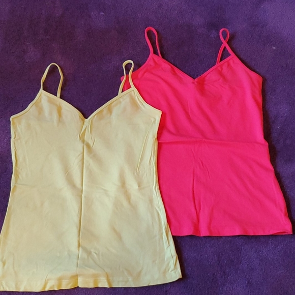 V-neck Camisole Bundle - Picture 4 of 4